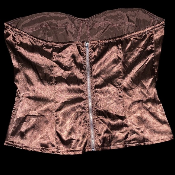 PrettyLittleThing Brown Shapewear Top - Picture 3 of 6